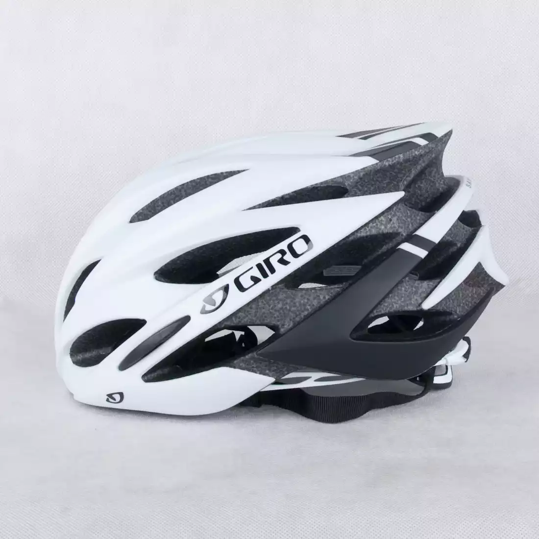 GIRO SAVANT - kask rowerowy biało-czarny mat