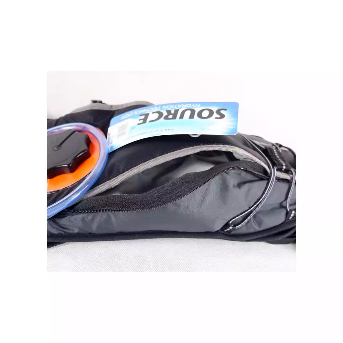 SOURCE SPINNER NC 2,0L plecak z bukłakiem na wode - kolor: Czarno-szary