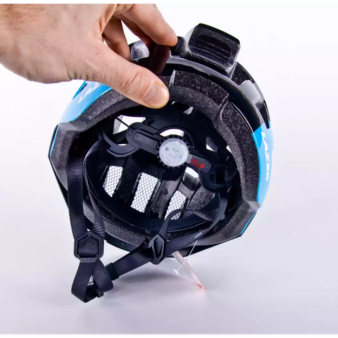 LAZER Compact DLX kask rowerowy LED siatka na owady niebieski czarny połysk