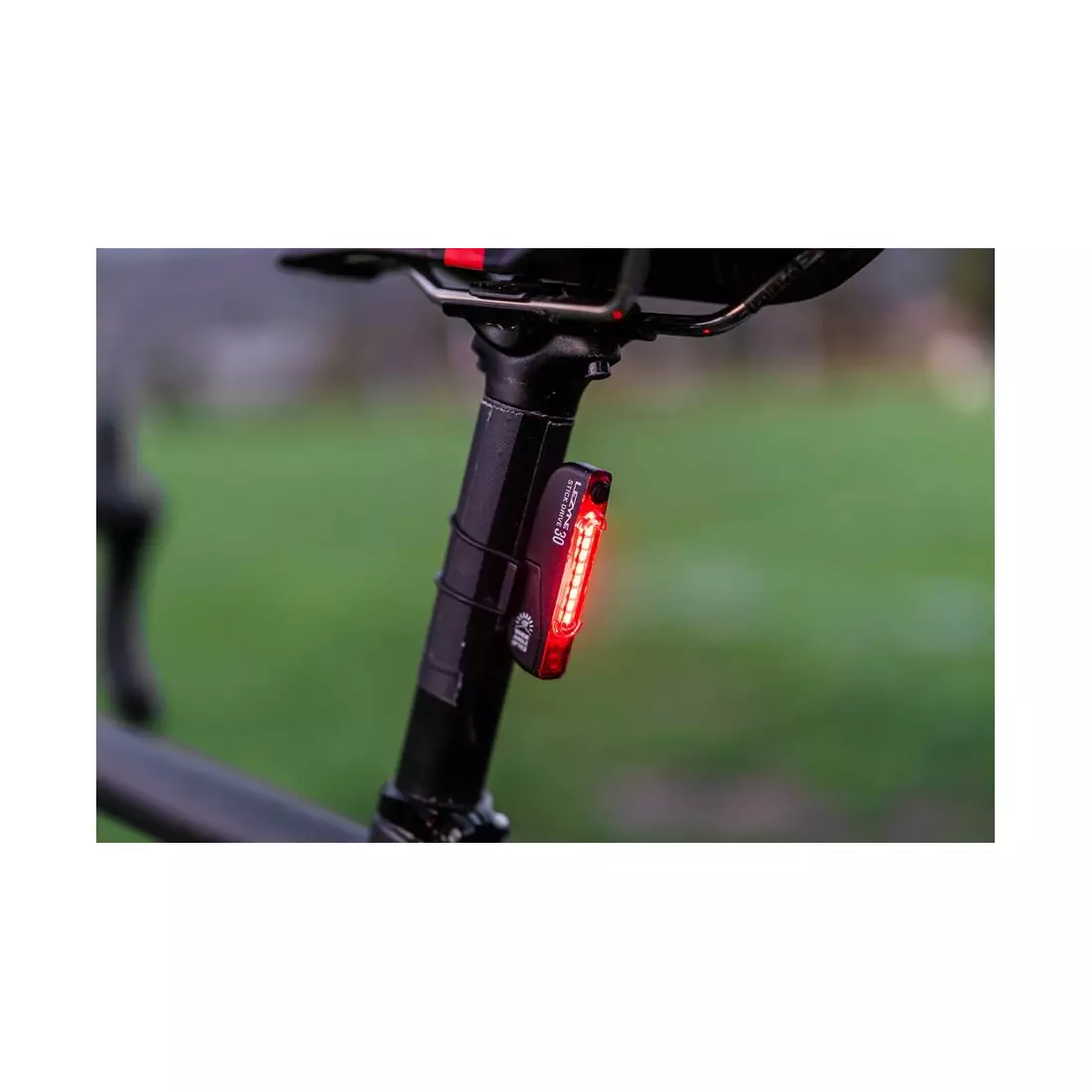 LEZYNE lampka rowerowa tylna STICK DRIVE 30 czarna LZN-1-LED-33R-V104