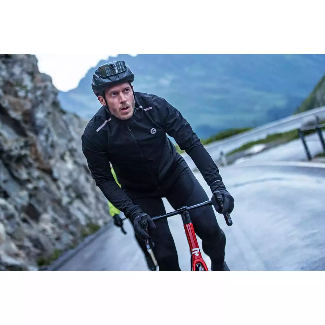 Rogelli DISTANCE męska kurtka przeciwdeszczowa na rower, czarna