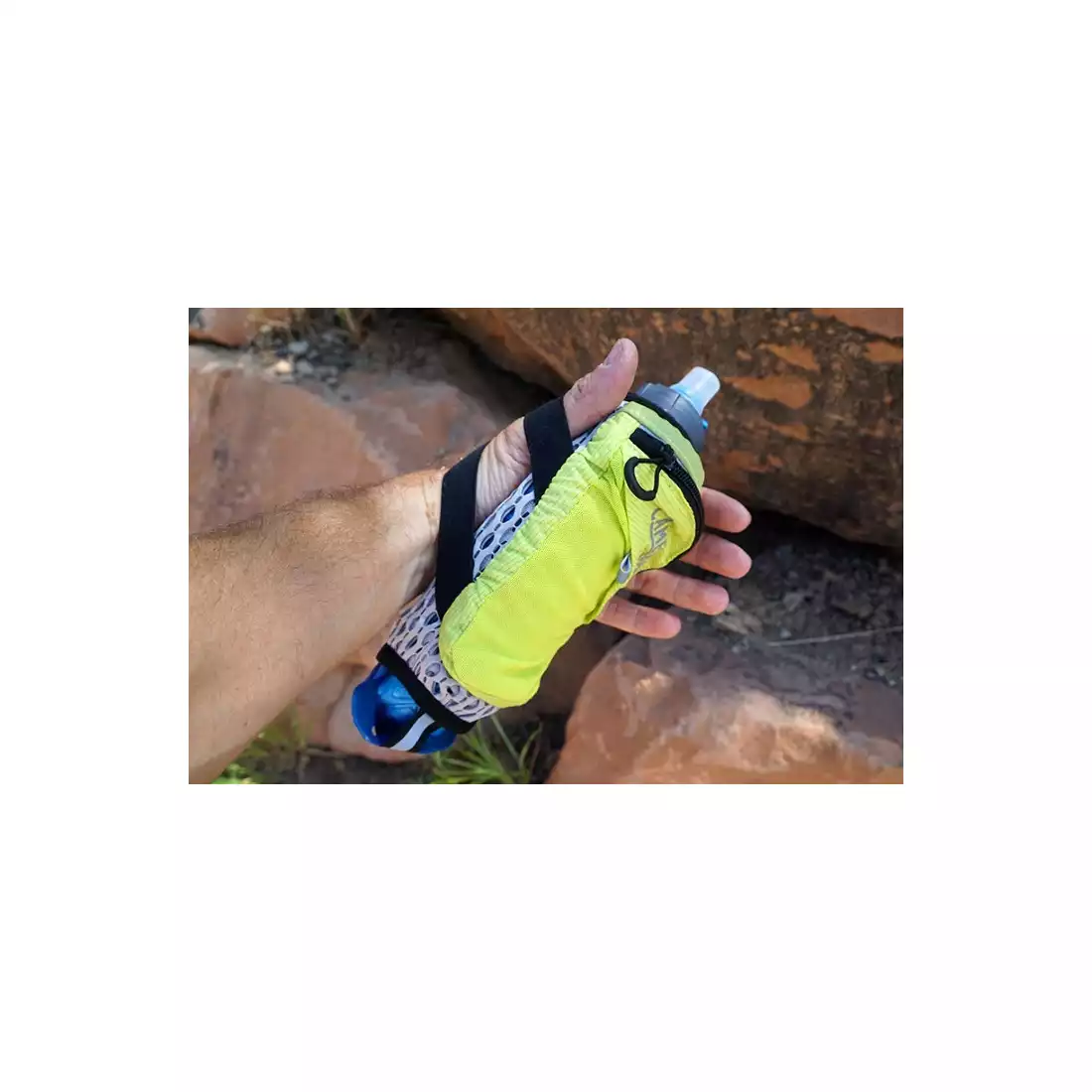 Camelbak SS17 bidon termiczny z uchwytem do biegania Ultra Handheld Chill 17oz/ 0,5L Quick Stow Flask Lime Punch/Black 1143301900